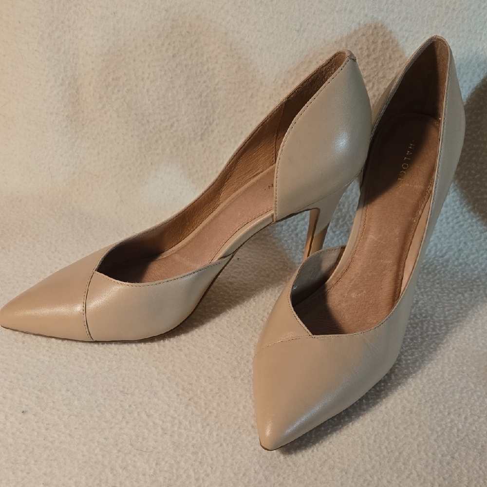 Nordstrom Classic Beige Heels- Never Worn!